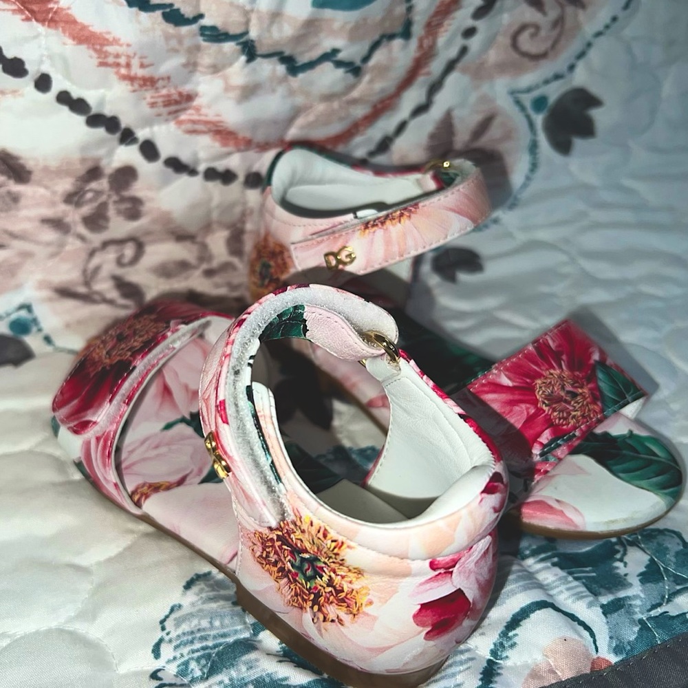 Dolce and Gabbana little girl sandals. SIZE 5 [WORE ONCE]